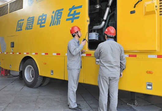 东阿如何清理被灰尘覆盖的机油散热器？